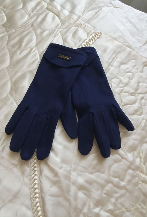 Перчатки сотилади