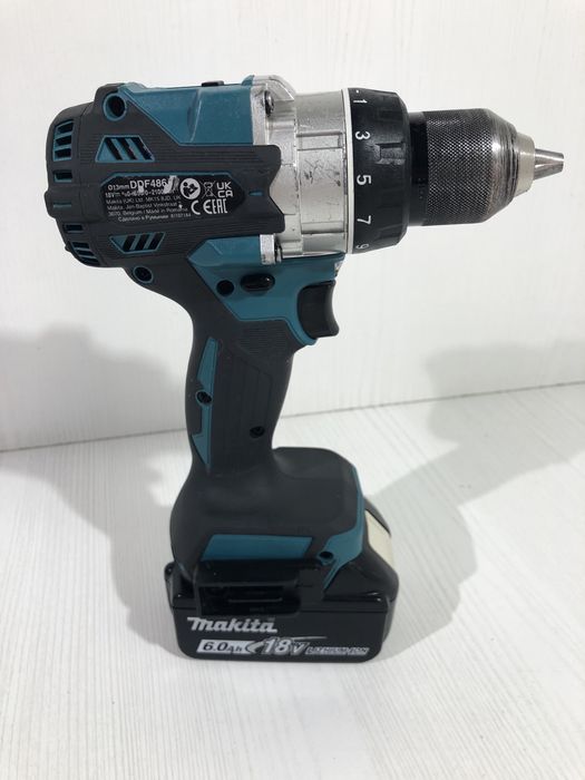 Makita DDF 486 mașină de înșurubat și găurit
