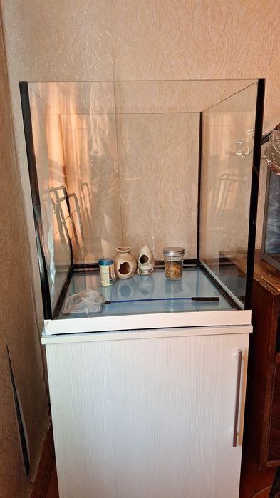 Аквариум с тумбой