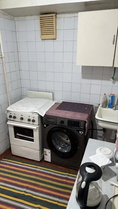 Срочно! Квартира на Ц4-Корзинка 3/4/4 общ пл 75м,балкон 2*6