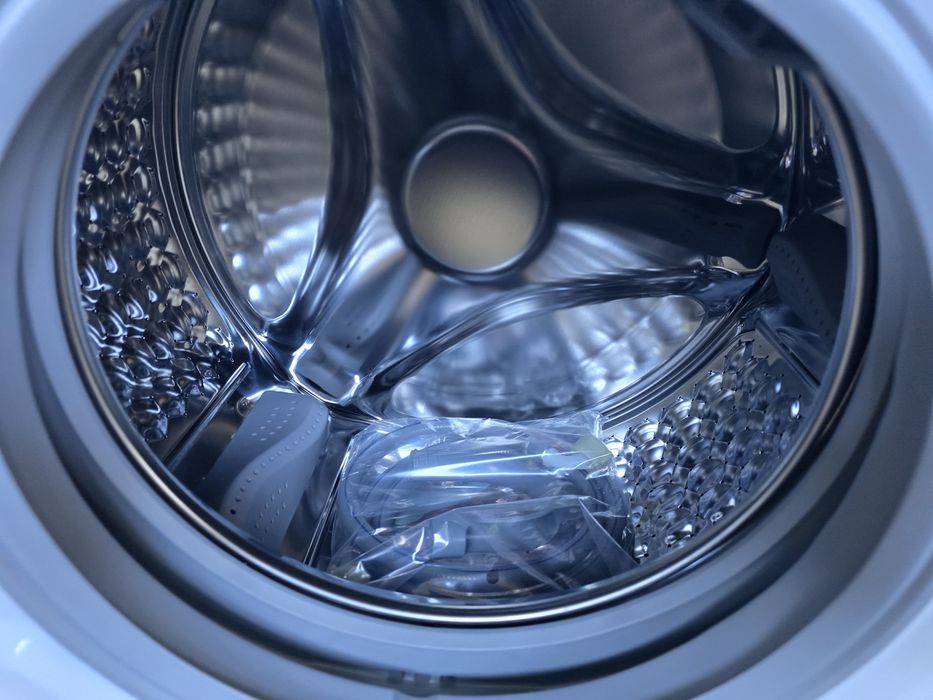 Нова инверторна слим пералня с пара Muhler 8 кг