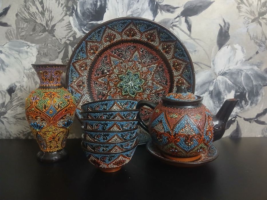 Сервис чайный отличного качества в подарок набор на 6 персон человека.