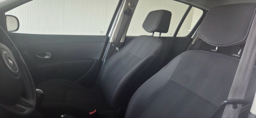 BGN Renault Clio  1.2 100 кс., Хечбек, 2100€, нов внос, Добрич