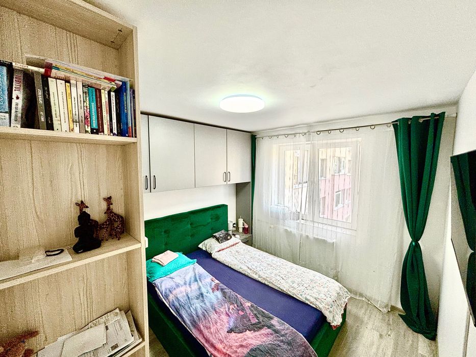 Vând apartament 3 camere
