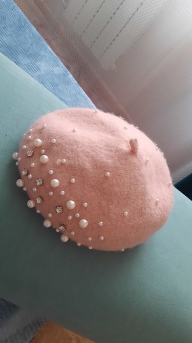 Продам беретку для девочки на весну