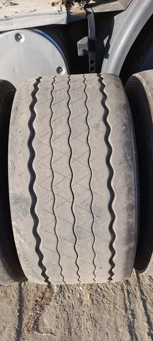 Roți mega 445.45 .19,5 şase buc. Şi 445.50.19,5 şase buc.