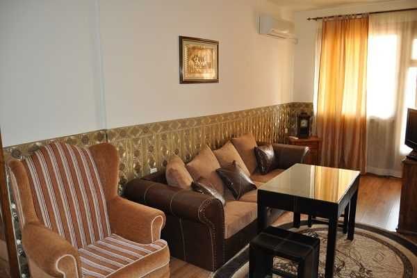 Хотел в Свети Влас с басейн на последния етаж.