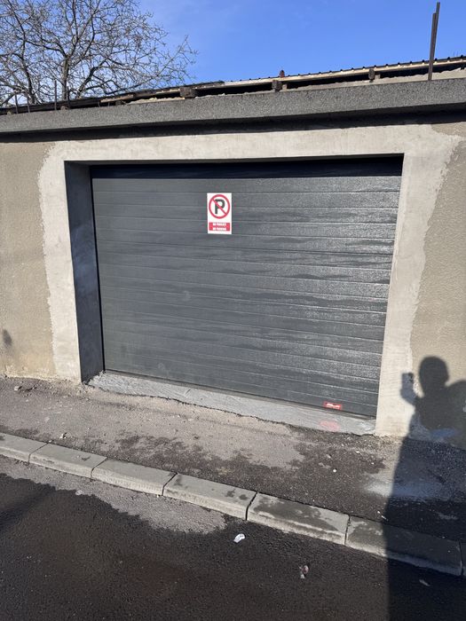 Ușă garaj din panouri sandwici- electrică