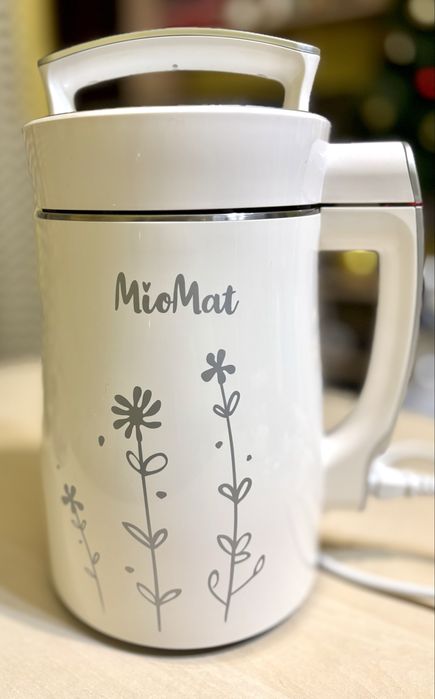 Уред за приготвяне на растително мляко Miomat