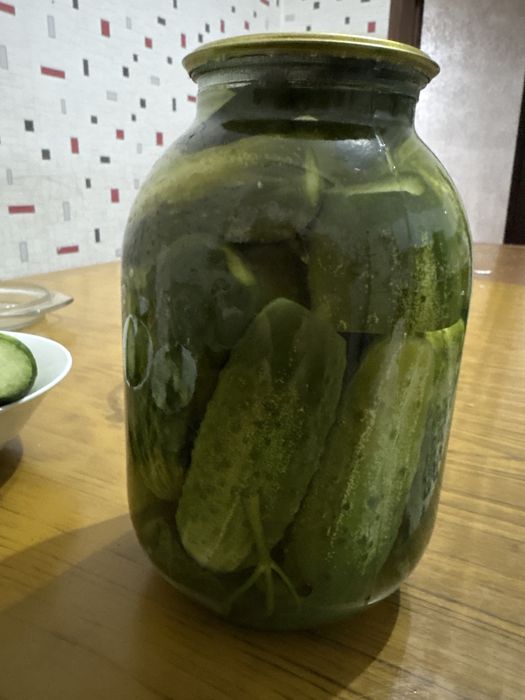 Соленые огурцы хрустящие