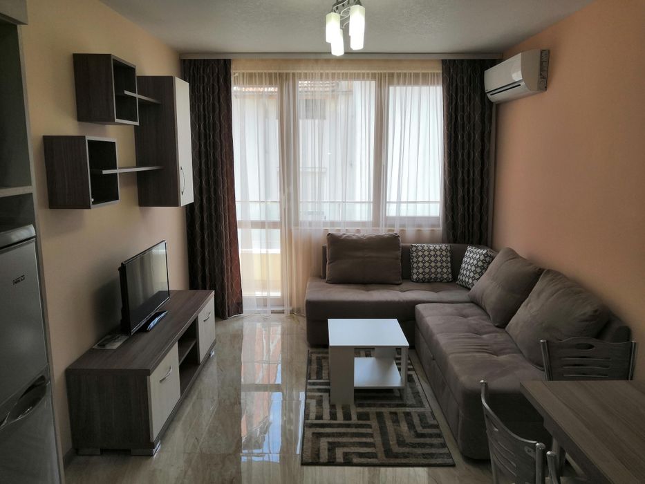 Дава се под наем Двустаен апартамент в Благоевград, Идеален център - 50 кв.м за 340 € - Снимка #3