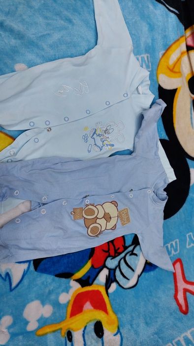 Продавам бебешки дрешки