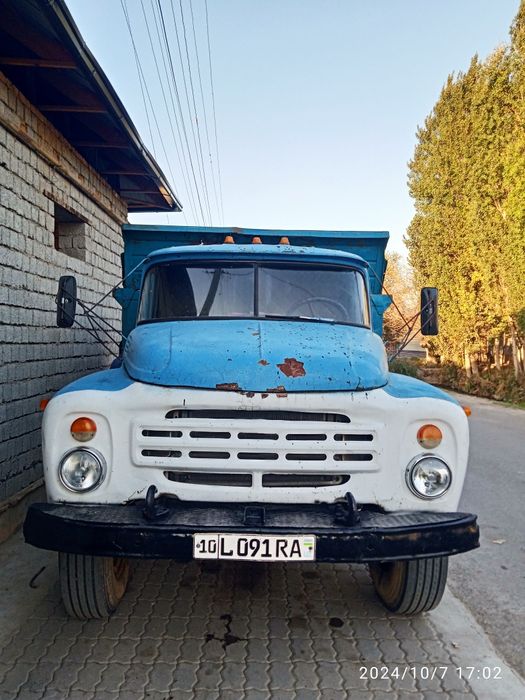 Зил самосвал сотилади