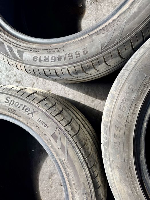 255/45/19 летни гуми
