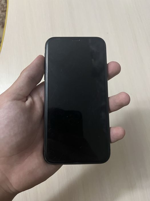 продам iPhone 11