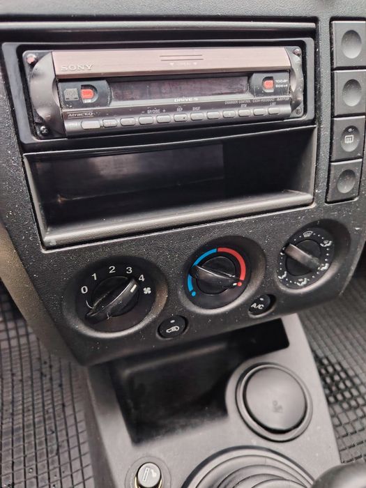 Ford fiesta 1.4 benzina 2003 INMATRICULAT