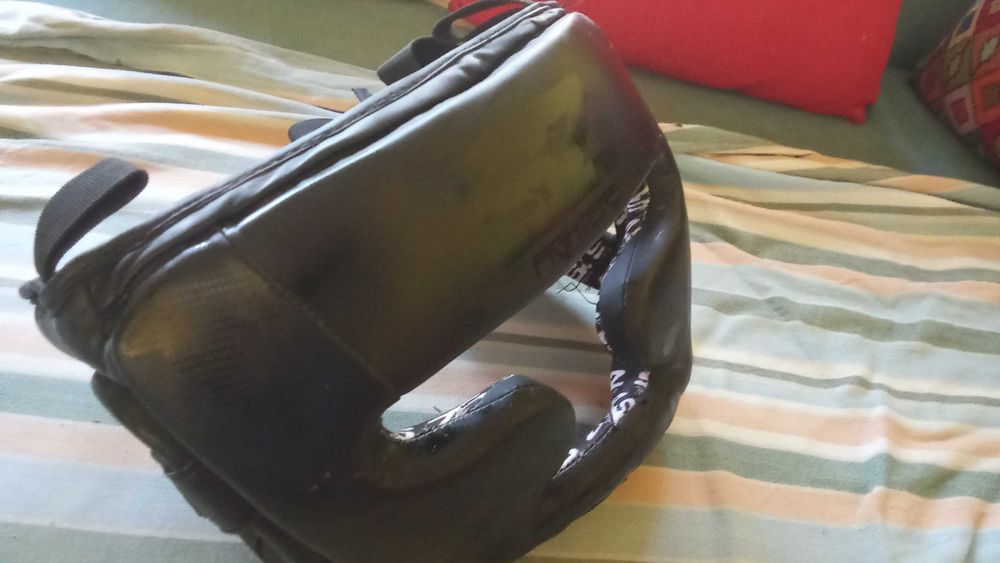 Екипировка за Кик бокс в отлично състояние,за най-малките  размер 10,s