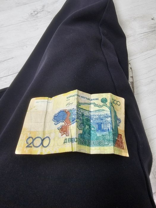 Продам 200 тенге