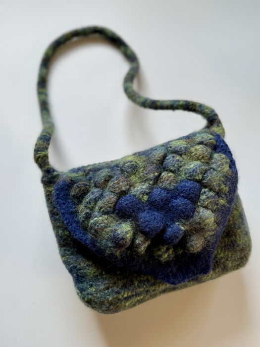 Posete din lana tricotate și impaslite