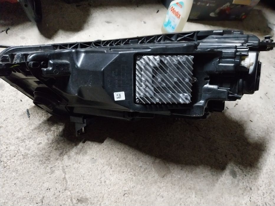 Десен фар audi Q5