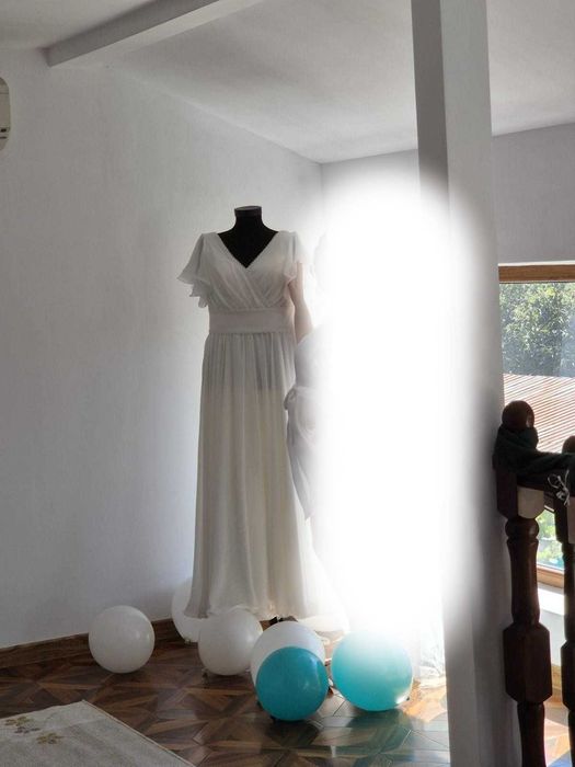 Rochie de mireasă alb ivory – elegantă & lejeră