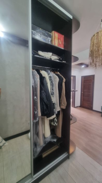 Шкаф-купе с зеркалами