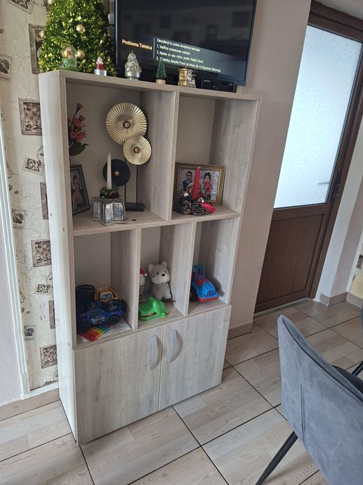 Mobila de bucătărie + lustra led si dulap cu rafturri