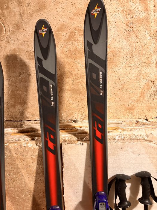 Два чифта ски Carver с два чифта обувка