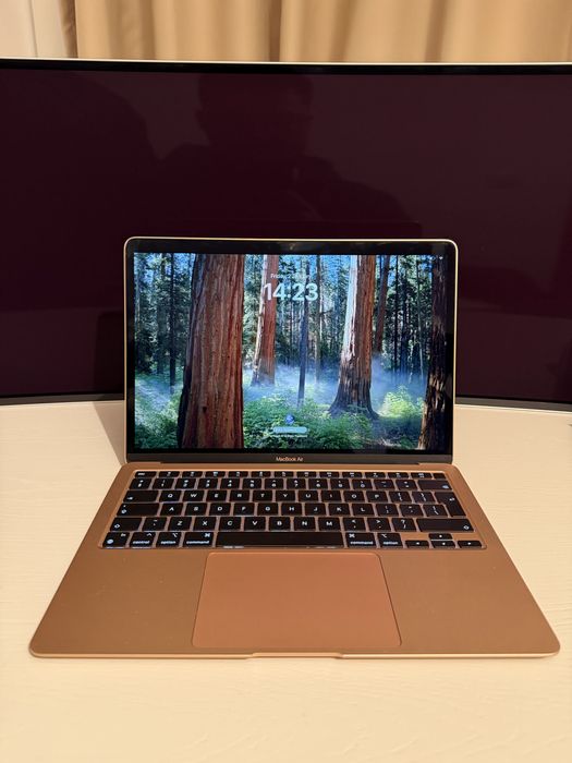 Macbook Air M1 Rose Gold 2020(aproape ca nou) 2350 doar azi in Cluj