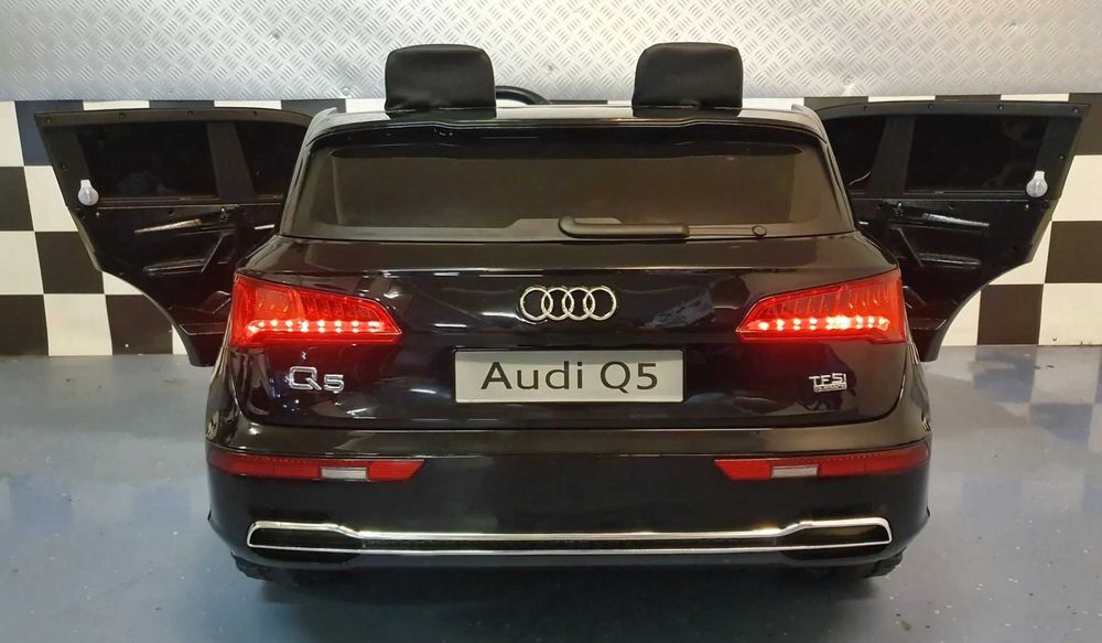 Акумулаторен Двуместна джип Audi Q5 4X4 24V батерия,MP4