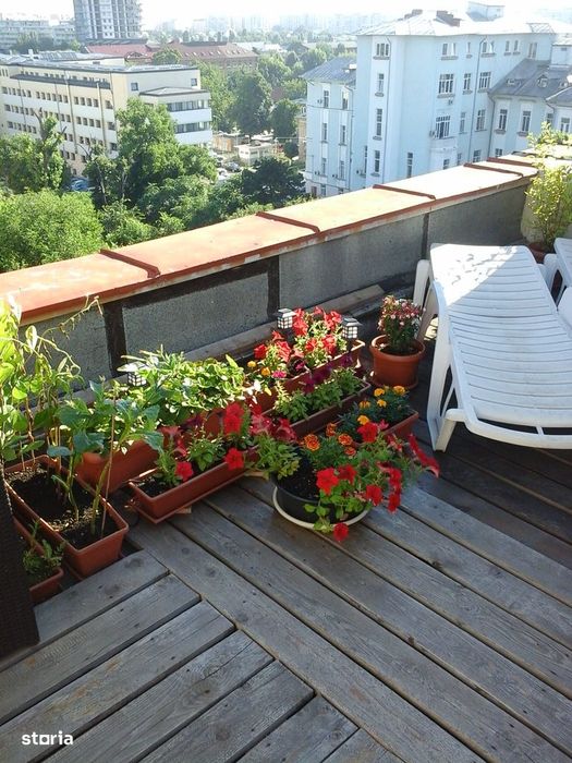 Garsonieră mobilata si utilata + terasă 30 mp