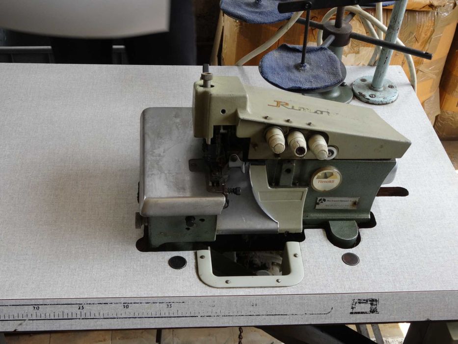 Шевна машина – 3 конечен оверлог  Rimoldi