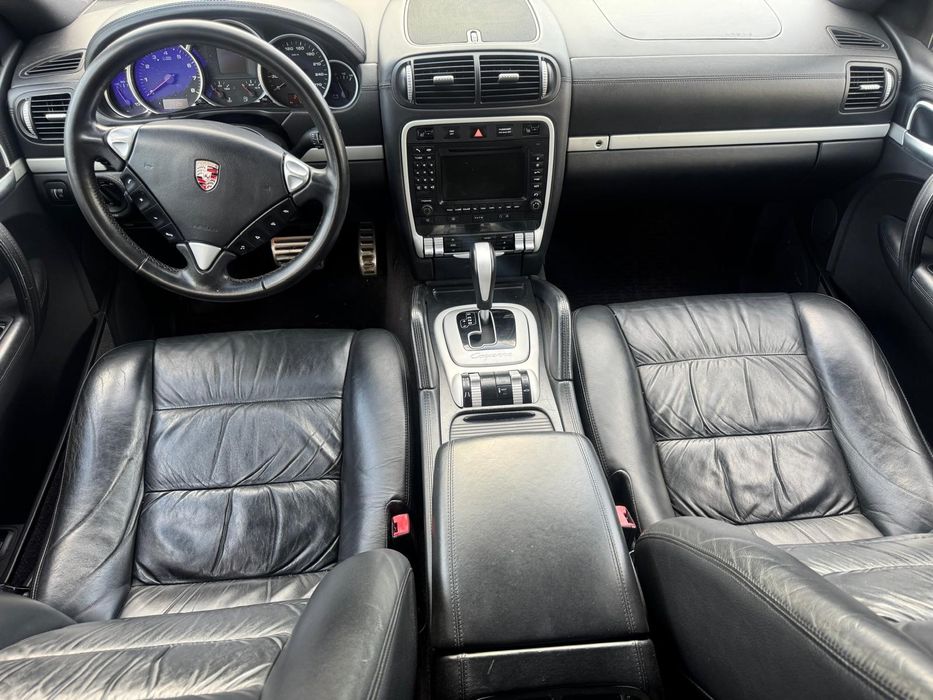 Porsche Cayenne S - doar pentru piese