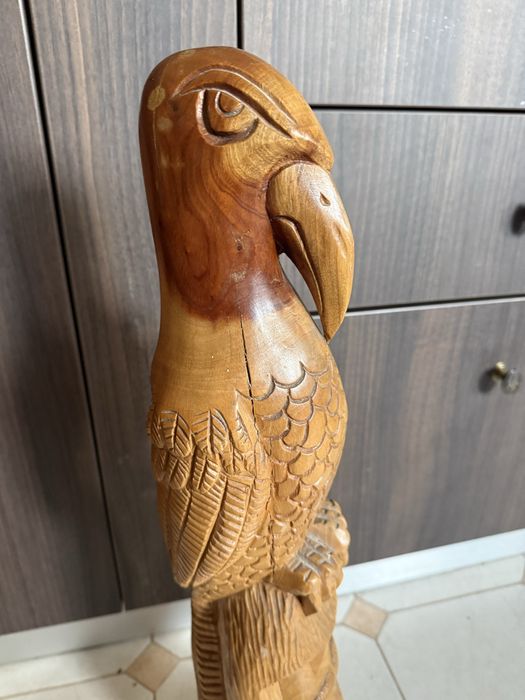 Sculptura mare din lemn masiv