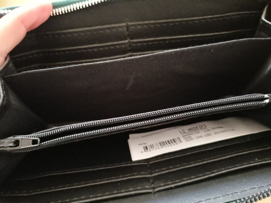 Дамски портфейли