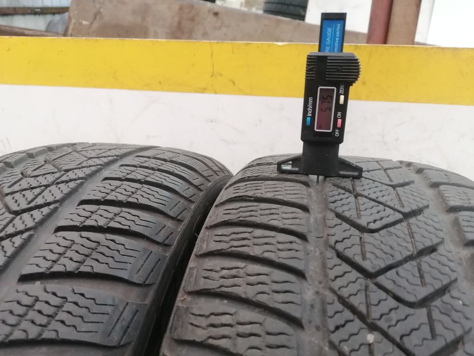 225/40/19 2*PIRELLI iarna dot 3921.  5,,75mm