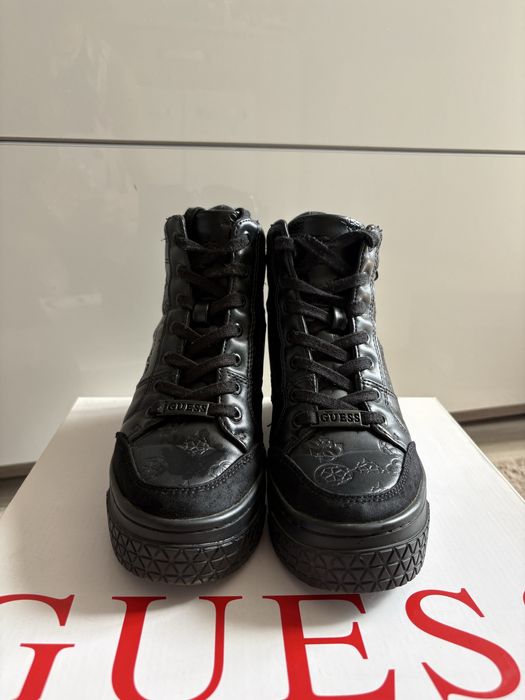 GUESS, кецове на платформа