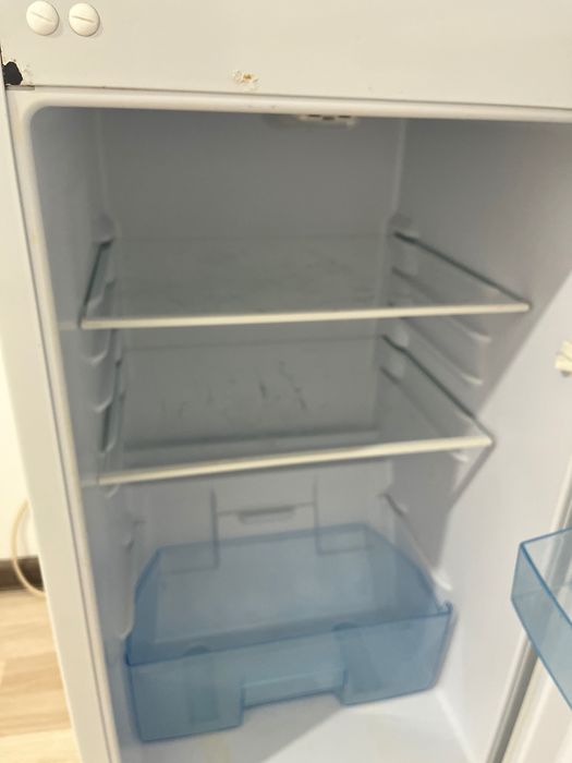 Холодильник  белый