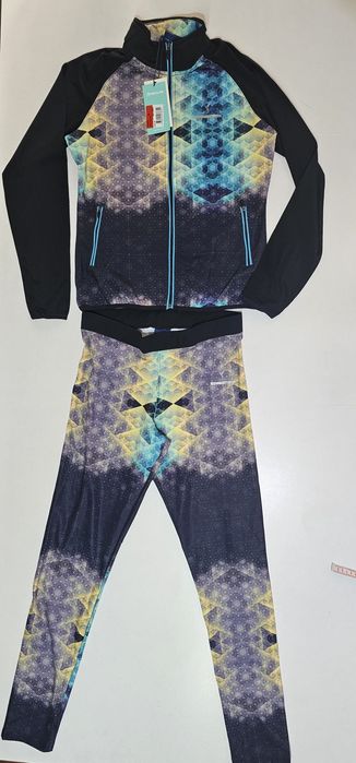 Дамски спортен екип