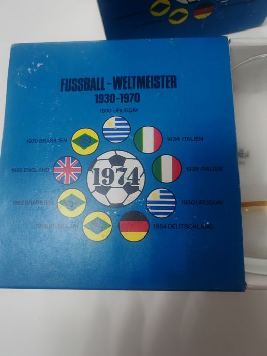 set de 2 pahare de colecție din 1974