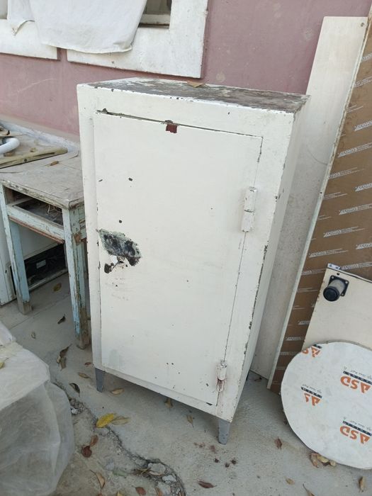 Сейф сотилади бакуват калин  енга 60 бойи 140