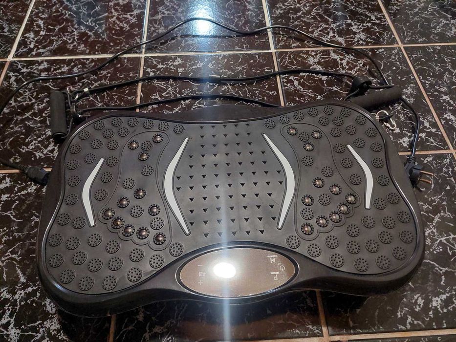 Продавам вибрационна плоча за спорт