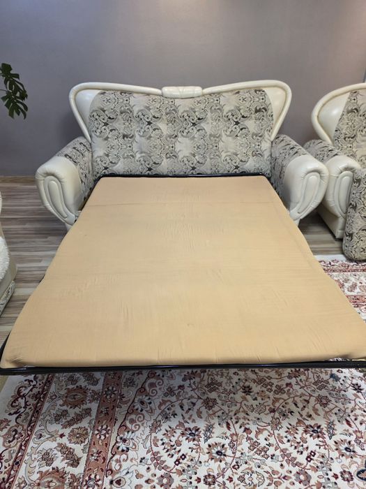 Продам комплект мягкой мебели