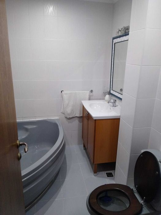 Inchiriez apartament