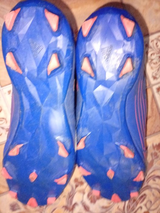 Продам бутцы адидас