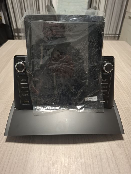 Navigație Car Play 9.5" model Tesla Megane 2.3 .. Dacia Duster