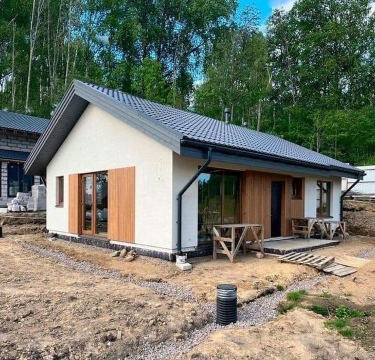 Vând case pe structura metalica