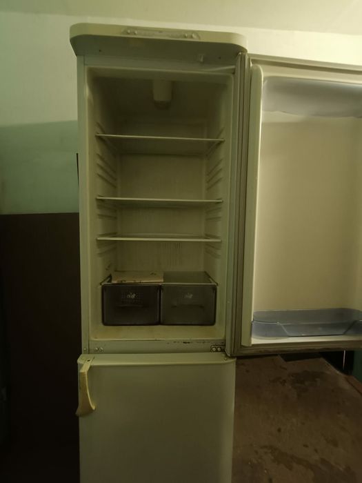 Продам холодильник