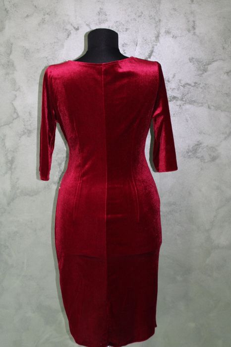 Rochie roșie de catifea