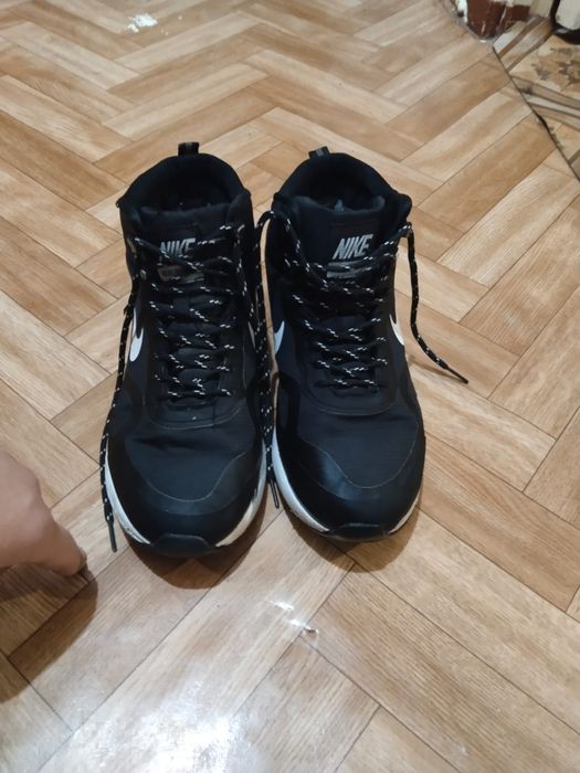 Термо кроссовки торги есть